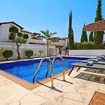 Villa Evia - Walking To Med Sea Ayia Napa