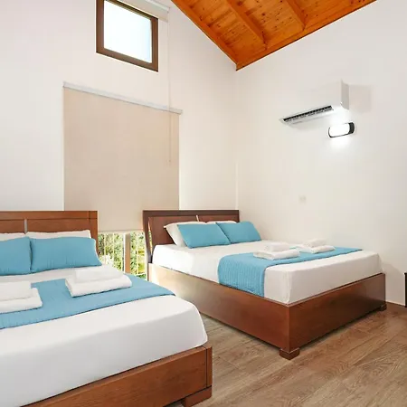 Evia - Walking To Med Sea 빌라 *