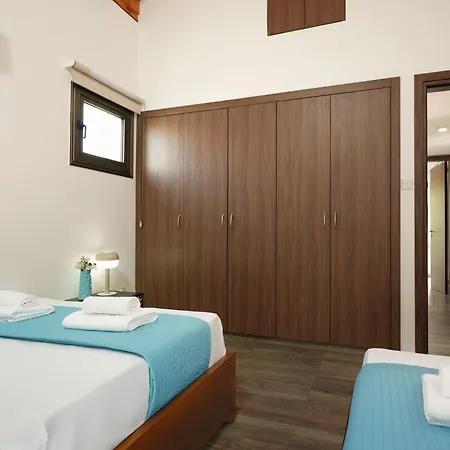 Evia - Walking To Med Sea *