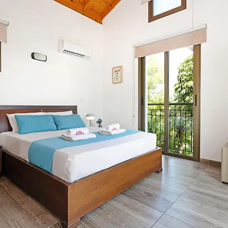 Evia - Walking To Med Sea *