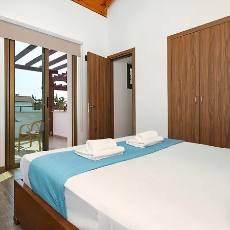 Evia - Walking To Med Sea