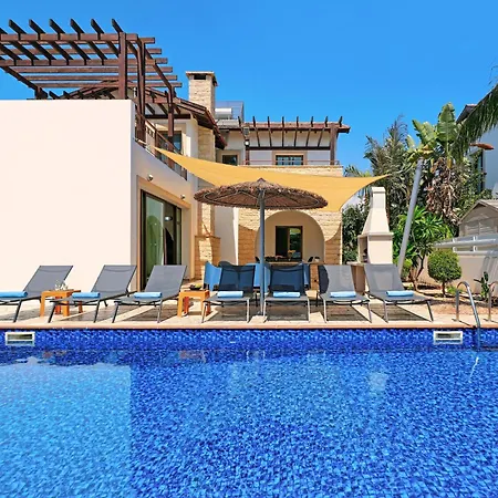 Evia - Walking To Med Sea Ayía Nápa