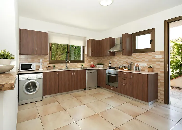 Evia - Walking To Med Sea