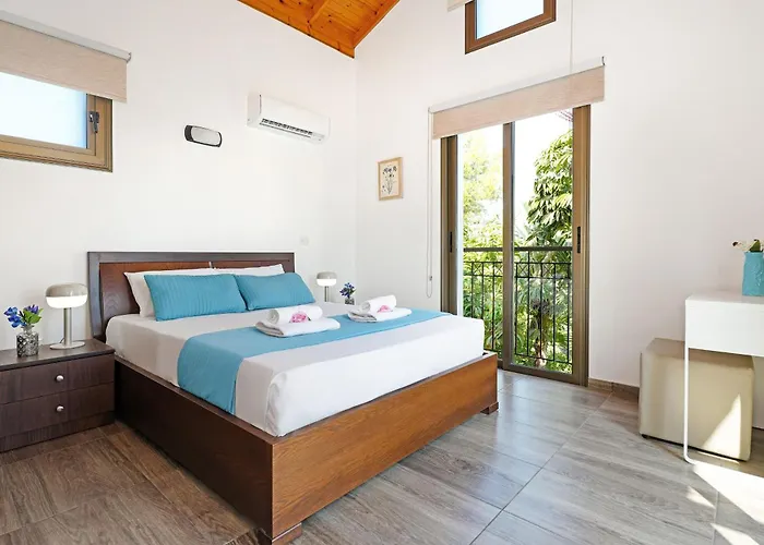 Evia - Walking To Med Sea *