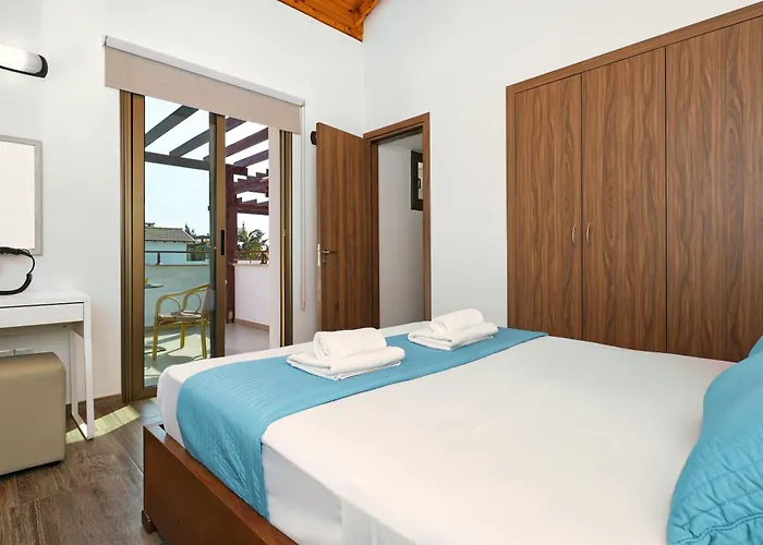 Evia - Walking To Med Sea