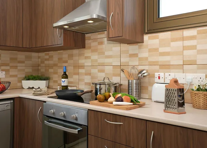 Evia - Walking To Med Sea Vila Ayia Napa