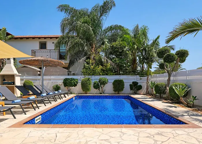 Evia - Walking To Med Sea *